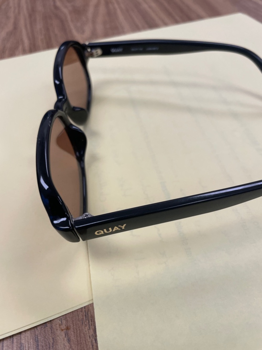 Quay Australia navy frame sunglasses with brown lenses - Picture 4 of 6